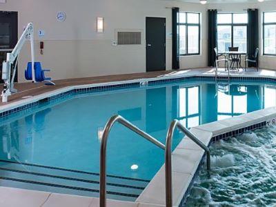 Express & Kansas Airport By Ihg Hotel Kansas City