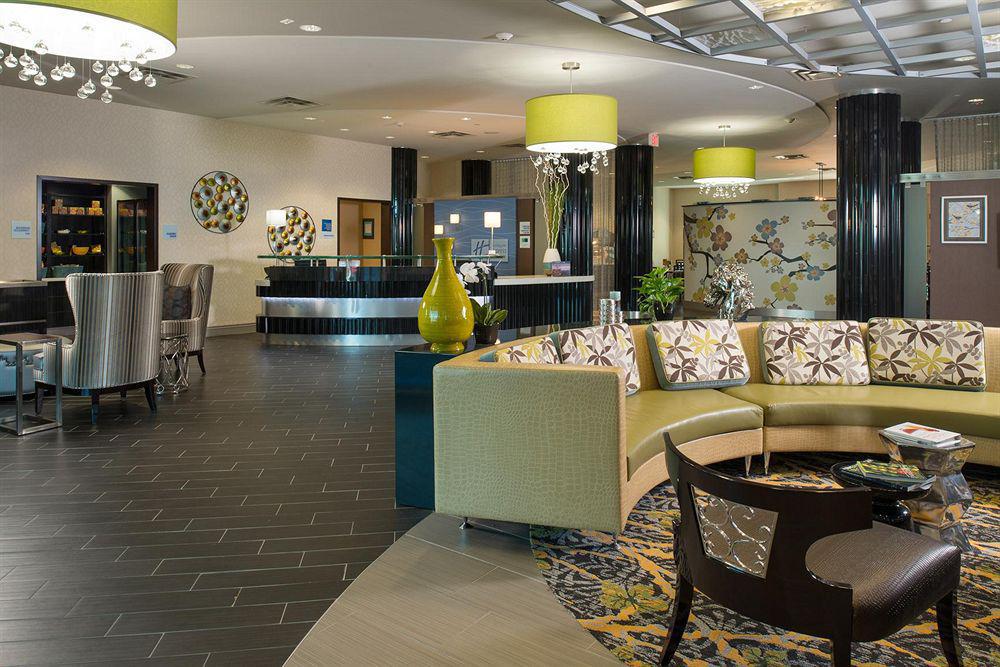 Express & Kansas Airport By Ihg