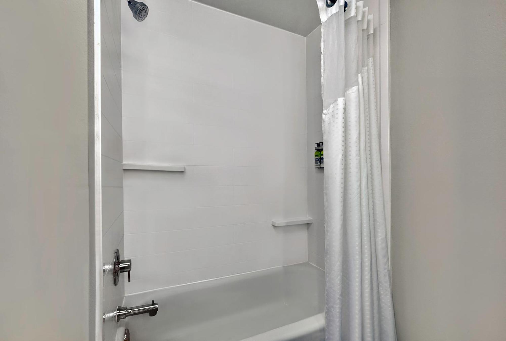 Express & Kansas Airport By Ihg