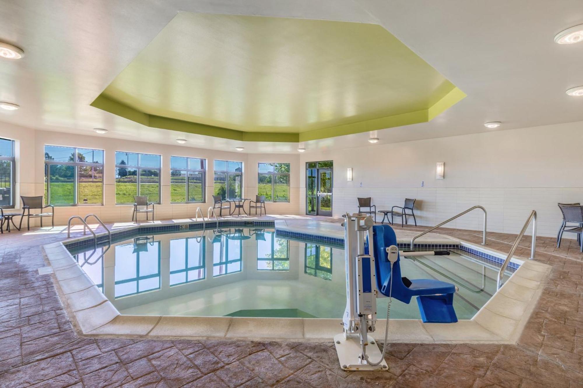 Hotel Express & Kansas Airport By Ihg Kansas City