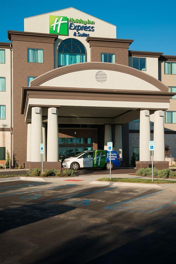 Express & Kansas Airport By Ihg Hotel Kansas City