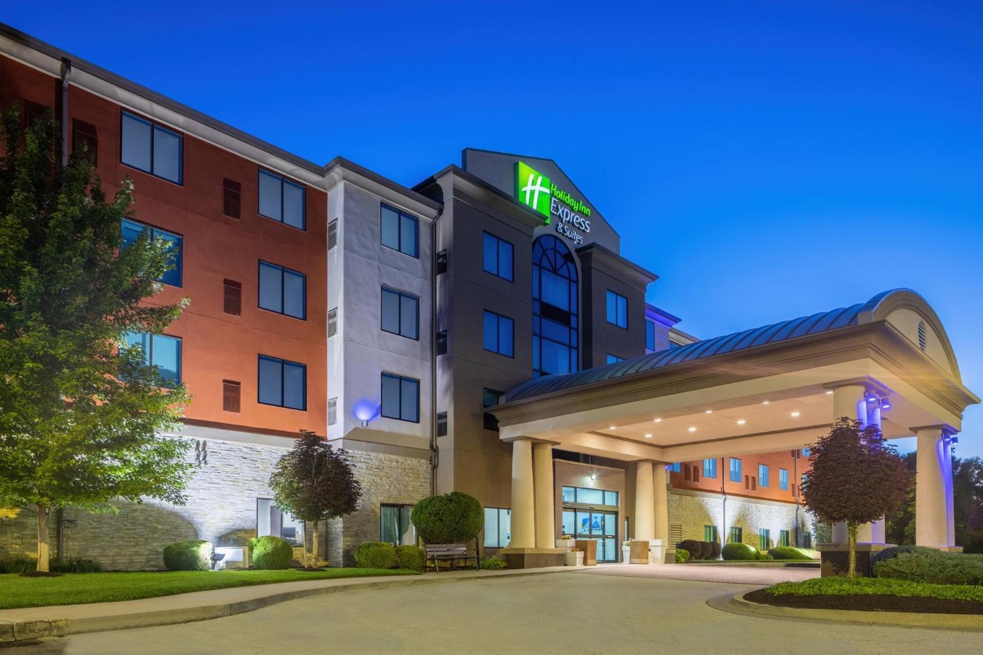 Holiday Express & Airport By Ihg Hotel 3*